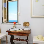 Residenza Al Pesce D'oro Bed & Breakfast Amalfi