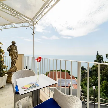 Bed & Breakfast Residenza Al Pesce D'oro 2*