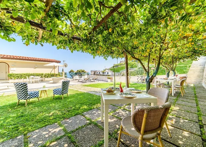 Bed & Breakfast Residenza Al Pesce D'oro 4*